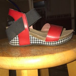 Hounds tooth Bama wedges name brand Corkeys